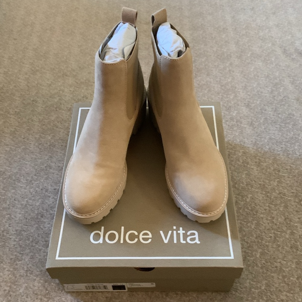 NWT Suede Dolce Vita Booties - Picture 2 of 5